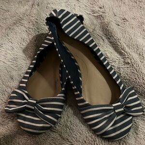 Denim Striped bow flats 8.5 blue & white canvas comfort sock Time and True NEW